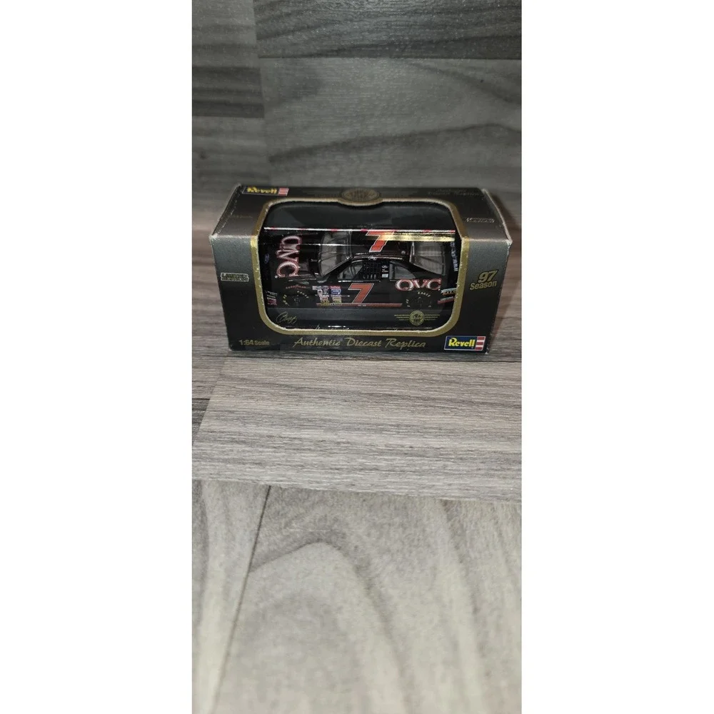 Geoff Bodine #7 QVC Diecast 1997 Ford Thunderbird Revell 1:64 Limited Edition